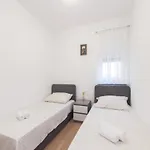 Σπίτι διακοπών Mihael House - Three Bedroom With Jacuzzi Ζαντάρ