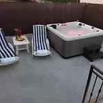 Vakantiehuis Mihael House - Three Bedroom With Jacuzzi Zadar