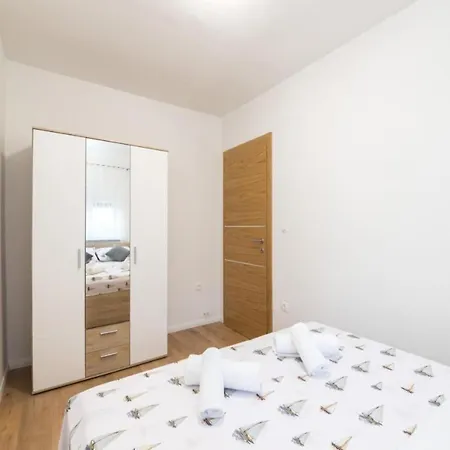 בית נופש Mihael House - Three Bedroom With Jacuzzi