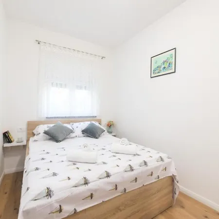 펜션 Mihael House - Three Bedroom With Jacuzzi *