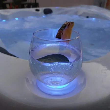 펜션 Mihael House - Three Bedroom With Jacuzzi 자다르